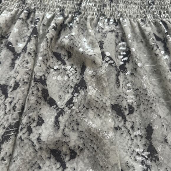 Blair Grey Knit Metallic Snake Print THML Top - Picture 4 of 4